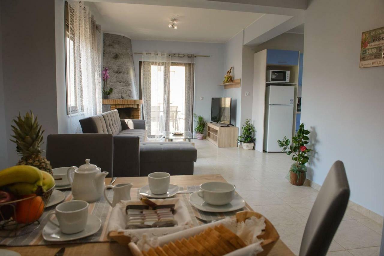 Filoxenia Apartment Artemida  Exterior photo